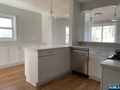 Photo of 121 Longview AVE, Leonia, NJ 07024 (MLS # 26021710)