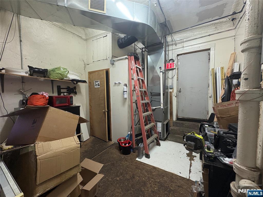 121-123 Washington Avenue 123