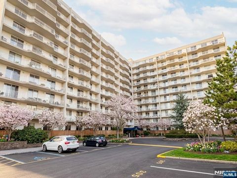 Photo of 1055 River #1004, Edgewater, NJ 07020 (MLS # 26013537)