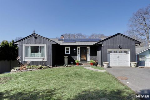 131 Lakeside Boulevard Oakland NJ 07436