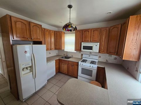 Photo of 108 S 16th St #2, East Orange, NJ 07018 (MLS # 26015815)