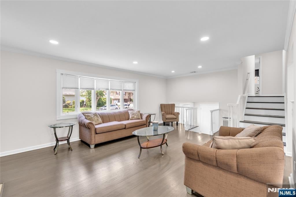 4-25 Boyd Avenue