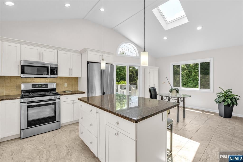 4-25 Boyd Avenue