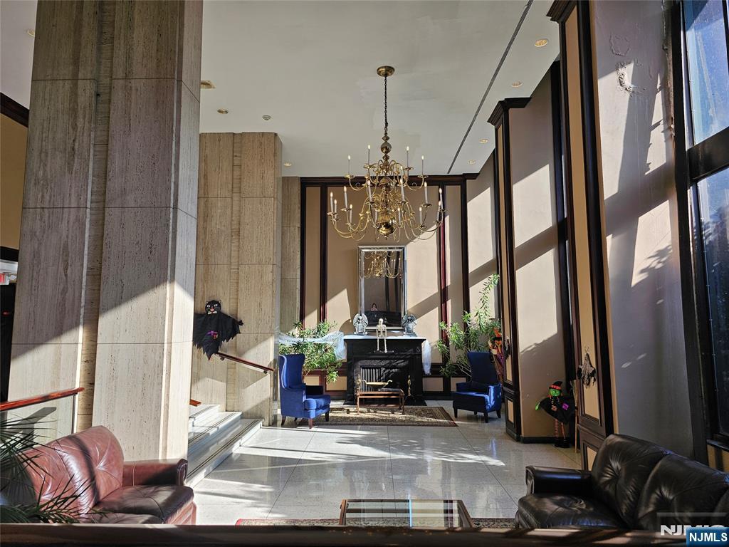 2077 Center Avenue 17D