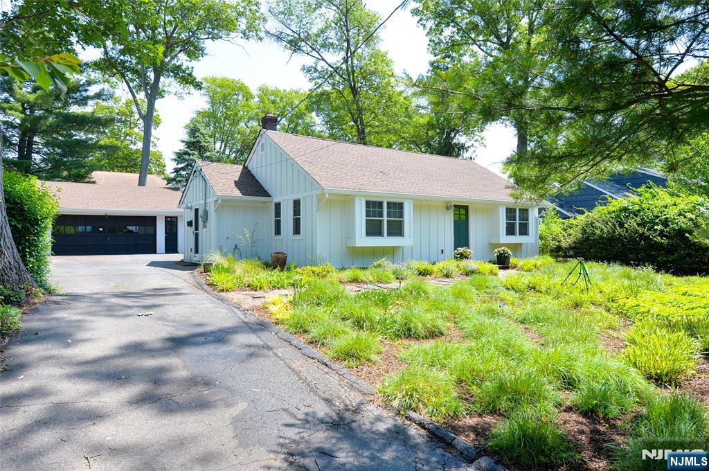 Property for Sale at 212 Godwin Avenue, Wyckoff, New Jersey - Bedrooms: 2 
Bathrooms: 1 
Rooms: 6  - $679,000