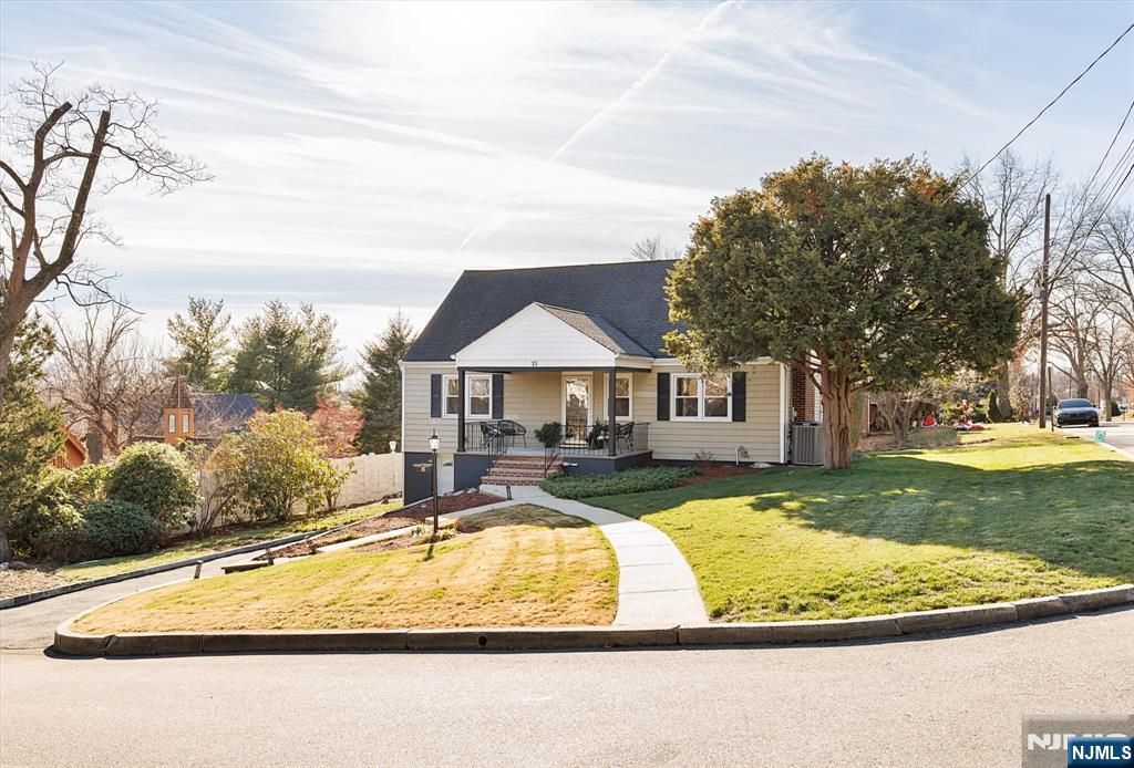 Photo of 15 Princeton Place, Clifton, NJ 07014 (MLS # 25043209)