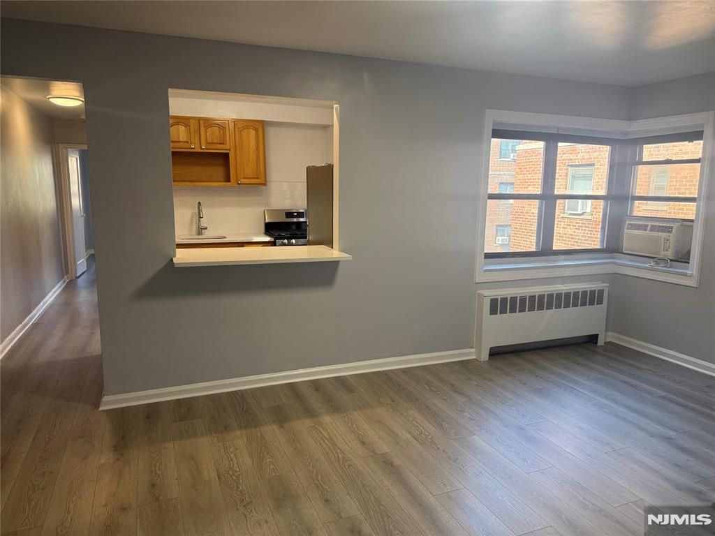 Photo of 2339 Hudson Terrace #D10, Fort Lee, NJ 07024 (MLS # 25028607)
