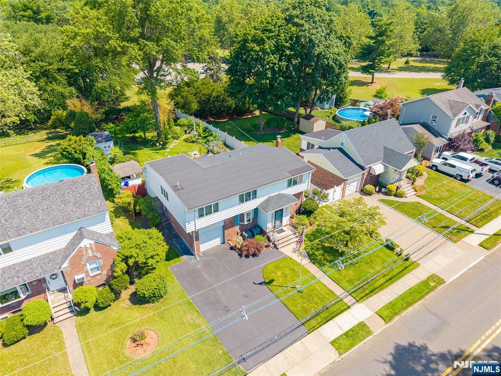 804 Saddle River Road