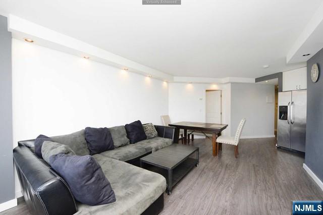 7002 Boulevard East 21B