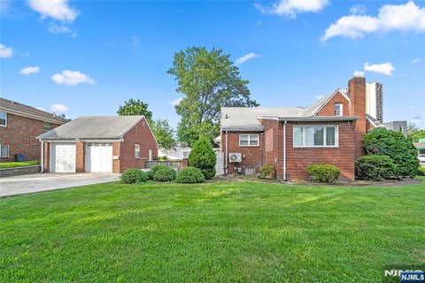 Photo of 1303 Palisade Avenue, Fort Lee, NJ 07024 (MLS # 26025992)