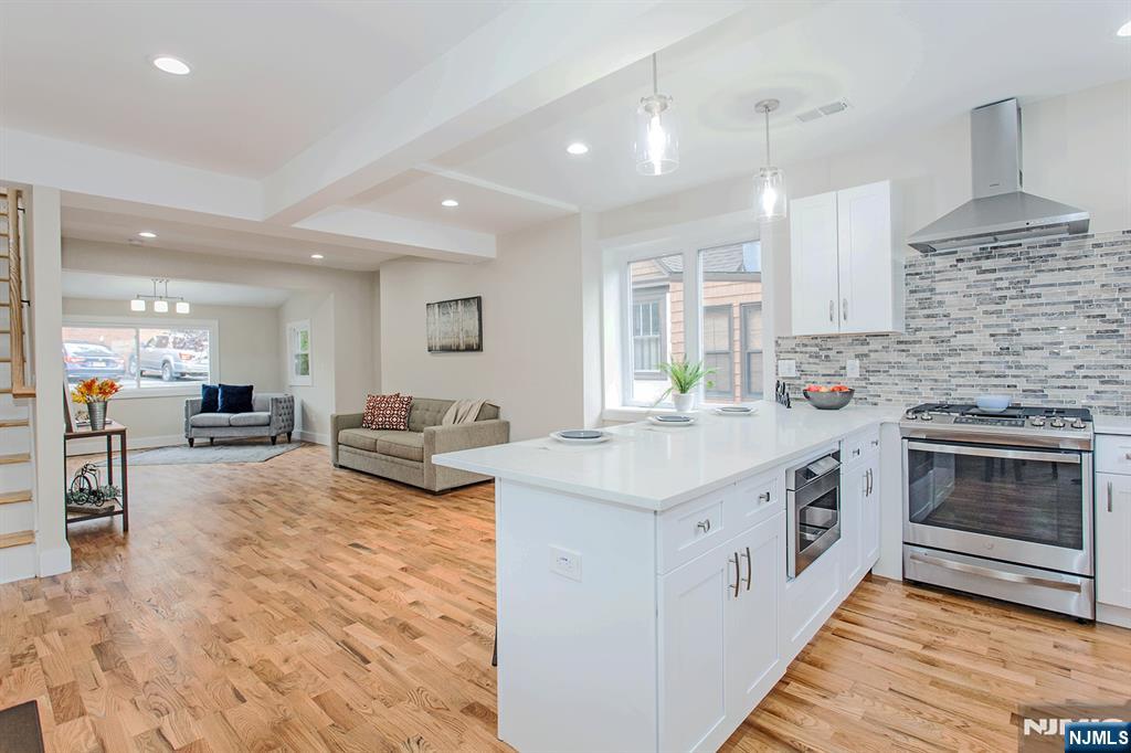 Rental Property at 2389 3rd St, Fort Lee, New Jersey - Bedrooms: 3 
Bathrooms: 3 
Rooms: 7  - $3,500 MO.