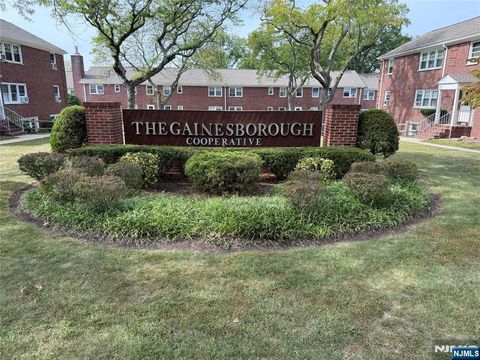 Photo of 12 Gainesborough Terrace #1B, River Edge, NJ 07661 (MLS # 25035448)