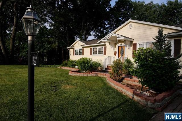 Rental Property at 922 Laurel Ave, River Edge, New Jersey - Bedrooms: 3 
Bathrooms: 2 
Rooms: 6  - $4,500 MO.