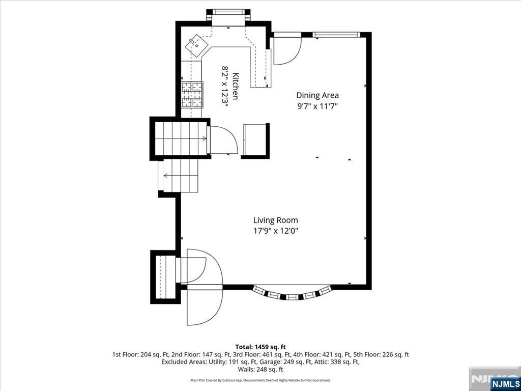 Main image without alt text