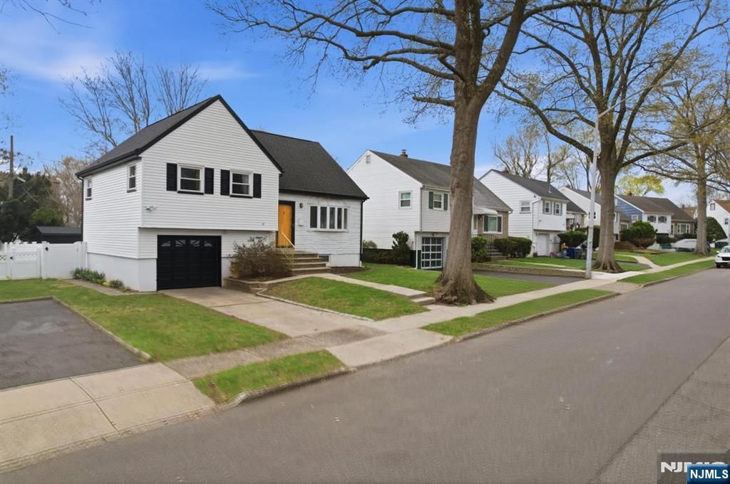 Photo of 51 Albert Terrace, Bloomfield, NJ 07003 (MLS # 26012785)