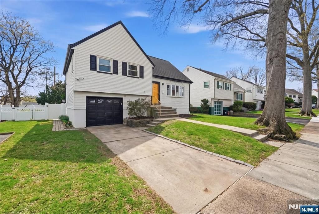 Photo of 51 Albert Terrace, Bloomfield, NJ 07003 (MLS # 26012785)