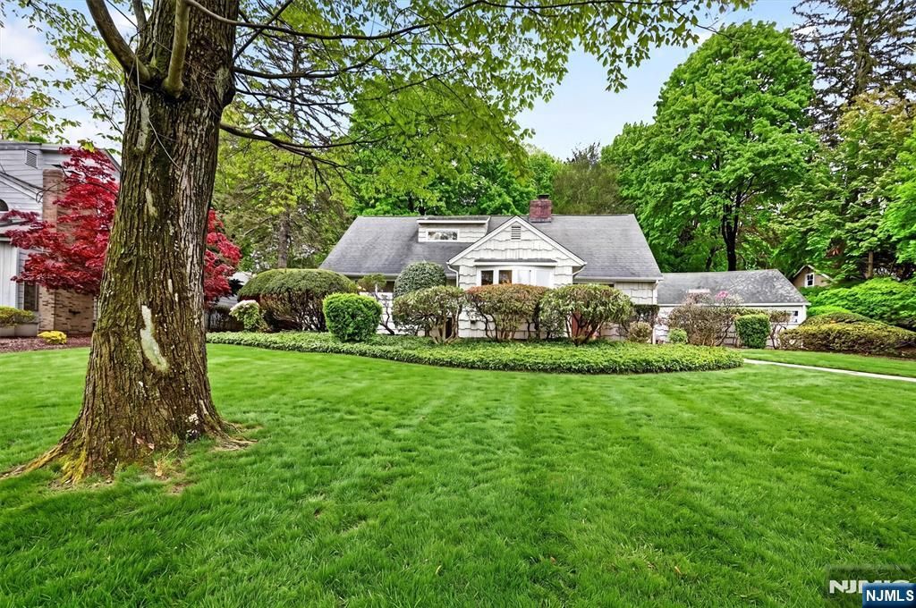 Photo of 63 Alcott Road, Mahwah, NJ 07430 (MLS # 26015868)