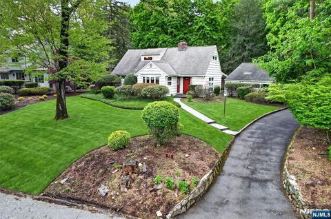 Photo of 63 Alcott Road, Mahwah, NJ 07430 (MLS # 26015868)