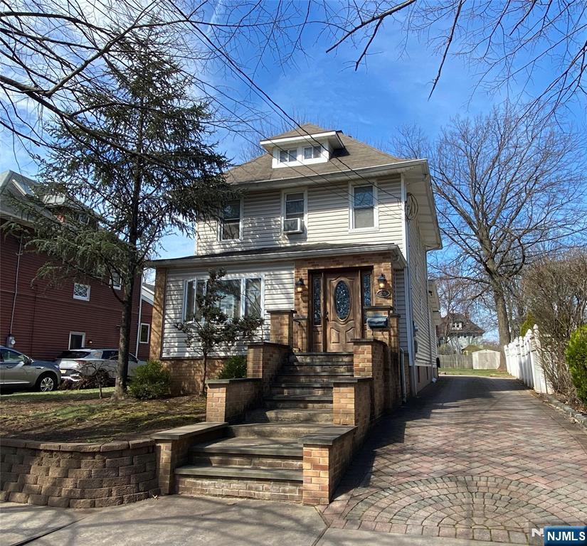 Property for Sale at 20 Hudson Avenue, Ridgefield Park, New Jersey - Bedrooms: 3 
Bathrooms: 4 
Rooms: 7  - $749,900