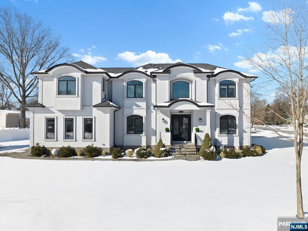 Property for Sale at 755 Hollybrook Road, Paramus, New Jersey - Bedrooms: 5 
Bathrooms: 6 
Rooms: 16  - $2,100,000