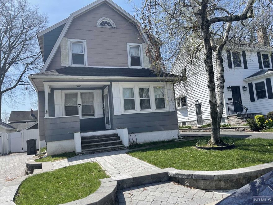 NICE COZY SIDEHALL COLONIAL FEATURING 2 BEDROOMS 1.5 BATH. LOCATED ON A QUIET DESIRABLE STREET NEAR ALL TRANSPORTATIONS, SCHOOL, SHOPPING AND MORE. ROOF, BOILER AND WINDOWS REPLACED 2018. NEW DRIVEWAY AND NEW FENCE. PROPERTY IS SOLD AS IS.