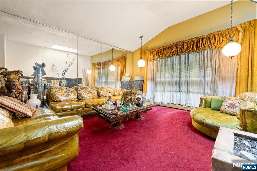 86 Fairview Avenue