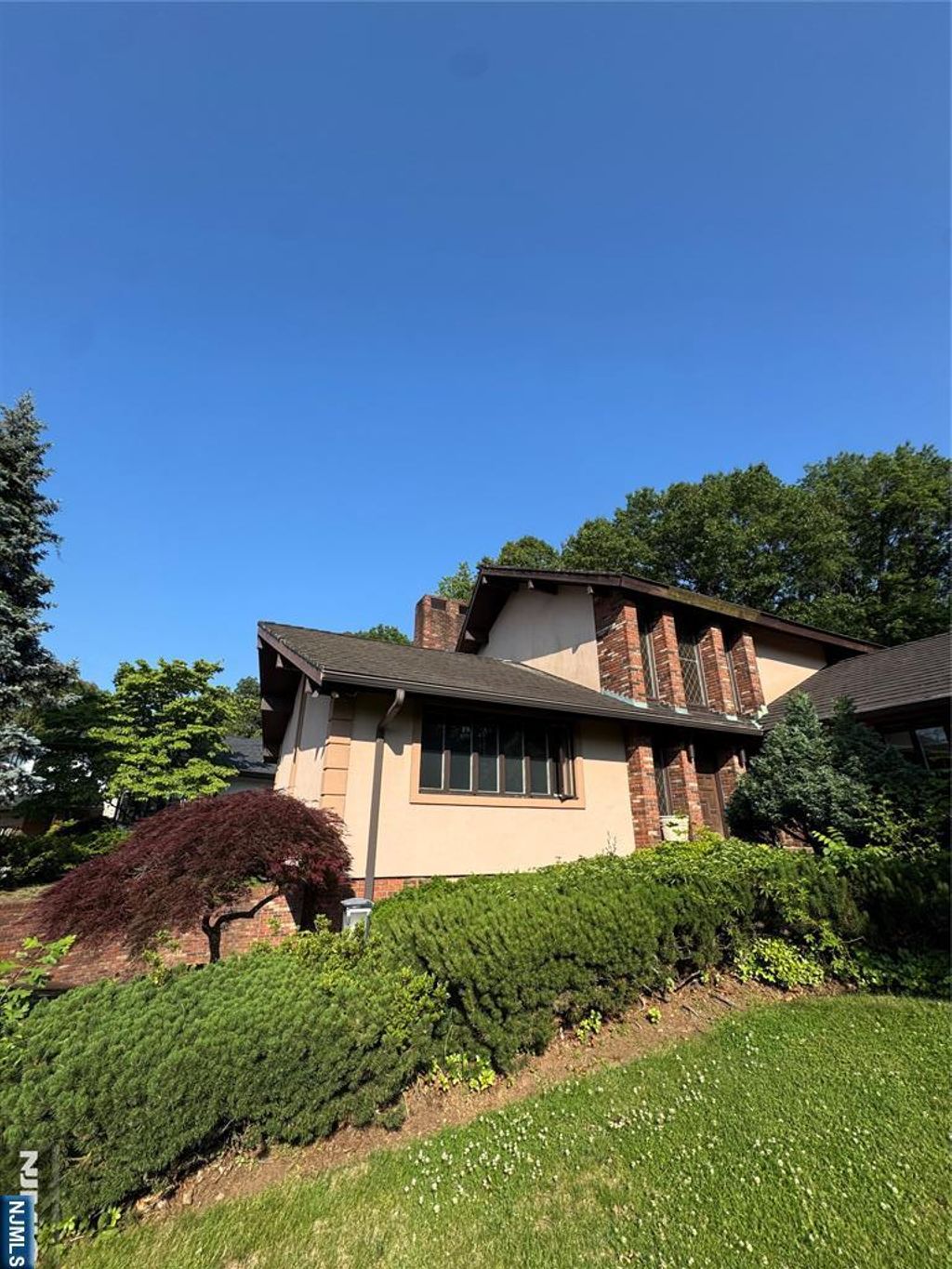 Photo of 77 Macarthur Drive, Clifton, NJ 07013 (MLS # 25044239)