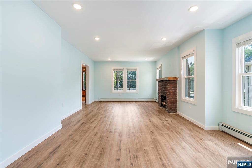 Rental Property at 272 Broad Ave 1st Fl, Leonia, New Jersey - Bedrooms: 2 
Bathrooms: 1 
Rooms: 5  - $2,650 MO.