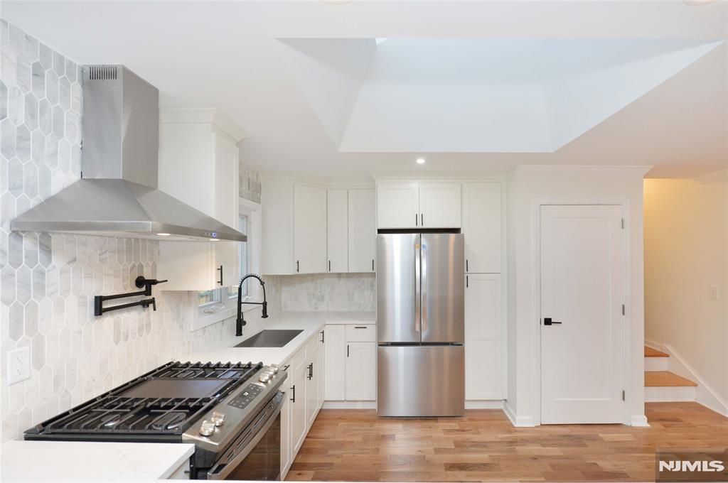 Photo of 99 Fairview Avenue, Hawthorne, NJ 07506 (MLS # 25042121)