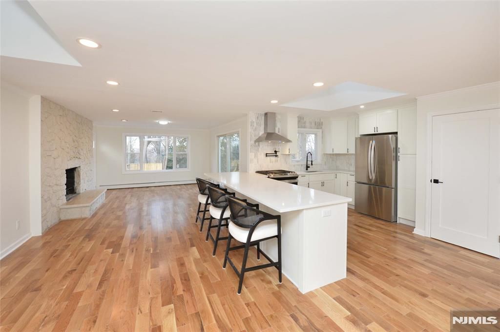 Photo of 99 Fairview Avenue, Hawthorne, NJ 07506 (MLS # 25042121)