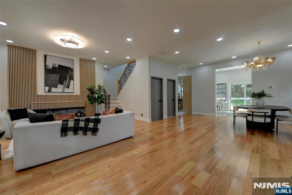 49 Longview Avenue