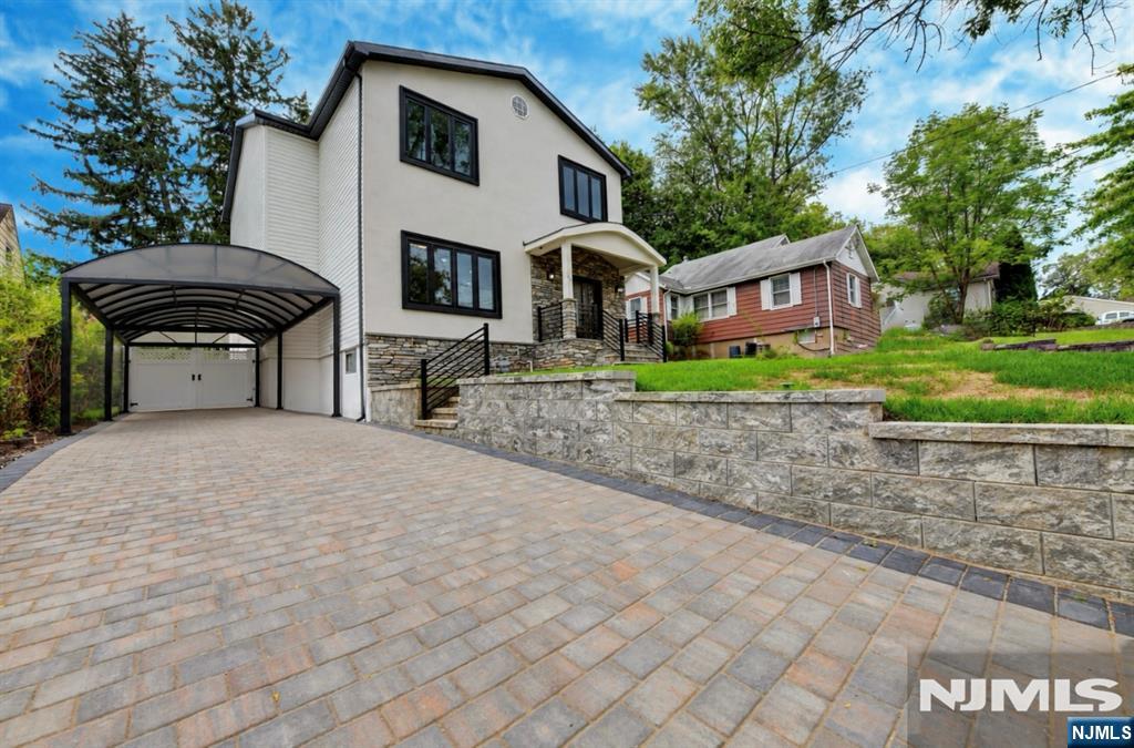 49 Longview Avenue