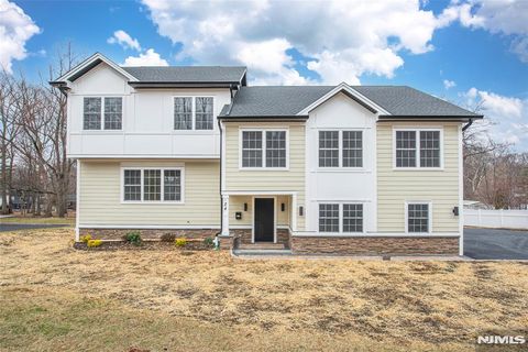 Photo of 24 Shrewsbury Drive, Livingston, NJ 07039 (MLS # 26009054)