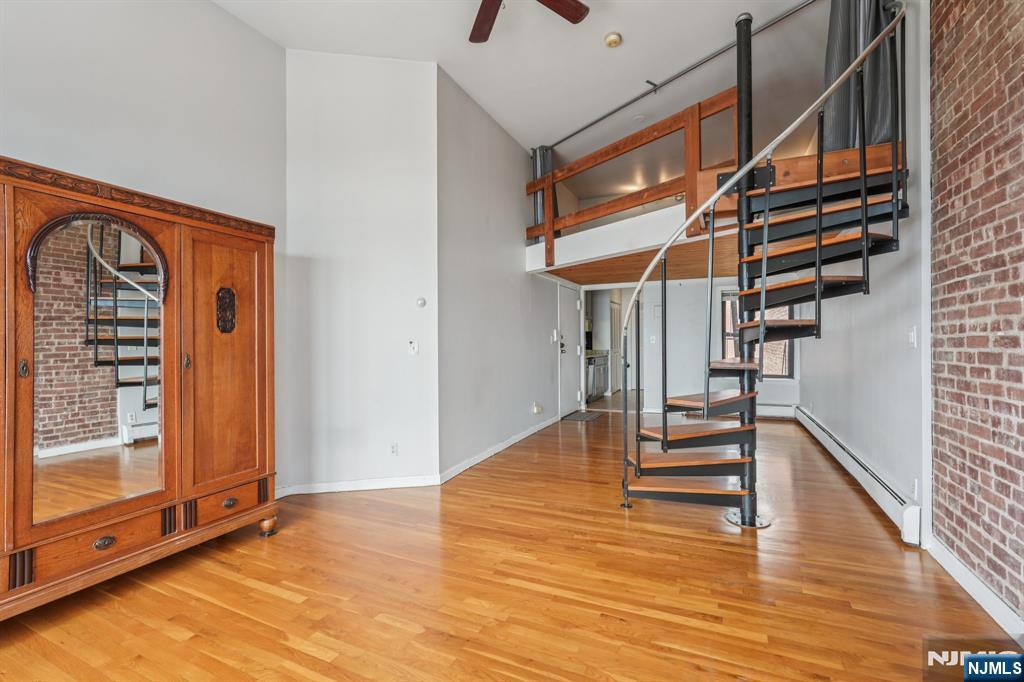 963-965 BOULEVARD EAST 4-3
