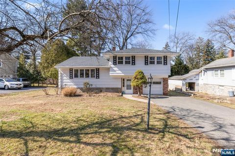 72 Kline Street Harrington Park NJ 07640