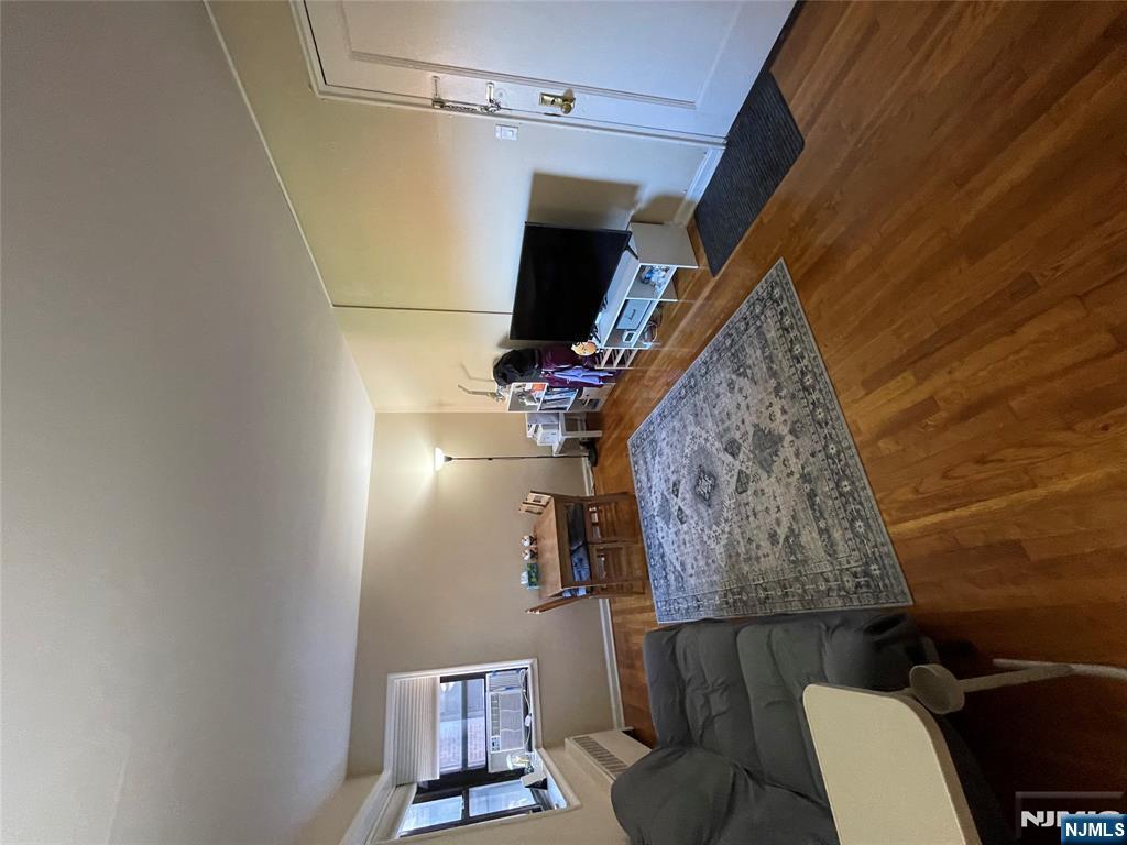 2329 Hudson Terrace C8