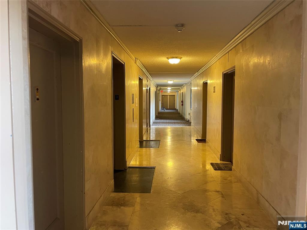 2329 Hudson Terrace C8