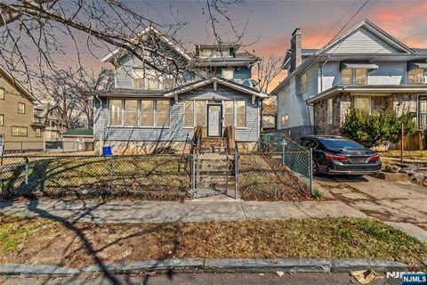 MLS: 25008494