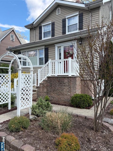 Photo of 829 Elm Ave, Ridgefield, NJ 07657 (MLS # 26013447)