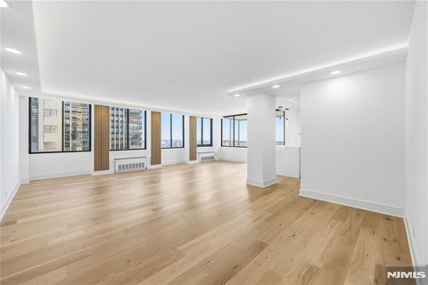 Photo of 300 Winston DR #2617, Cliffside Park, NJ 07010 (MLS # 26020780)