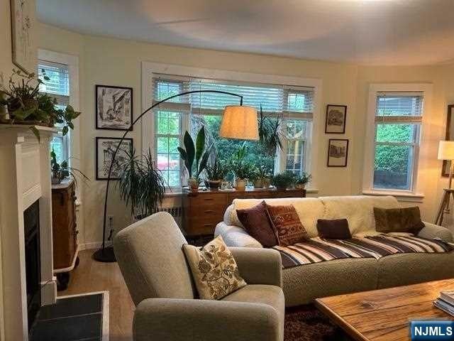 79 Valley Road B