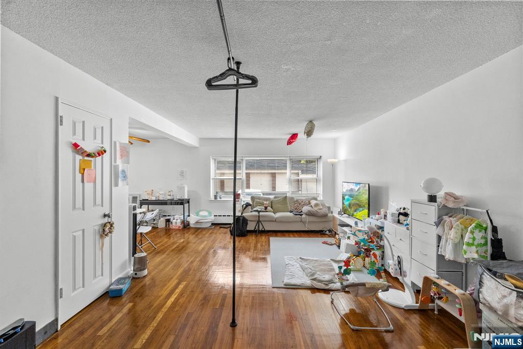 1575 Center Avenue 1F