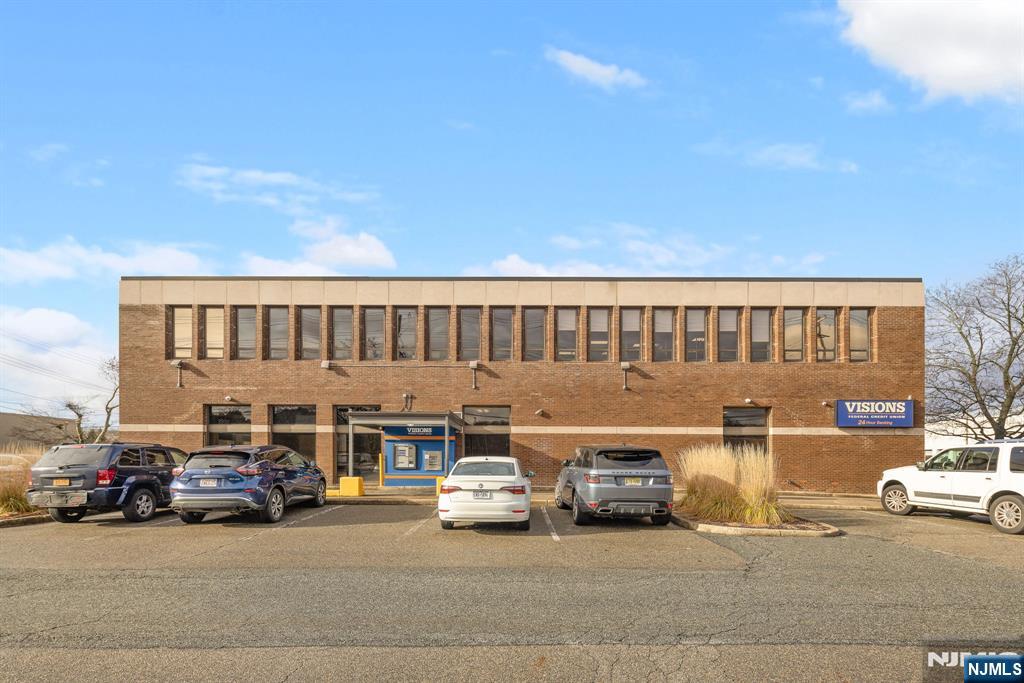1 Lethbridge Plaza 3