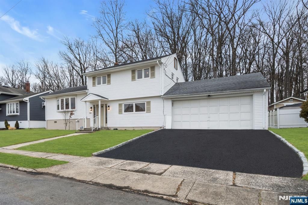 Photo of 183 Winifred Drive, Totowa, NJ 07512 (MLS # 26003864)