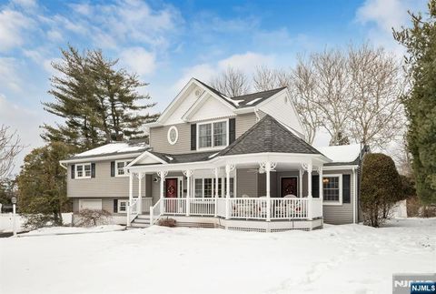 Photo of 47 Susan Drive, Closter, NJ 07624 (MLS # 26002488)