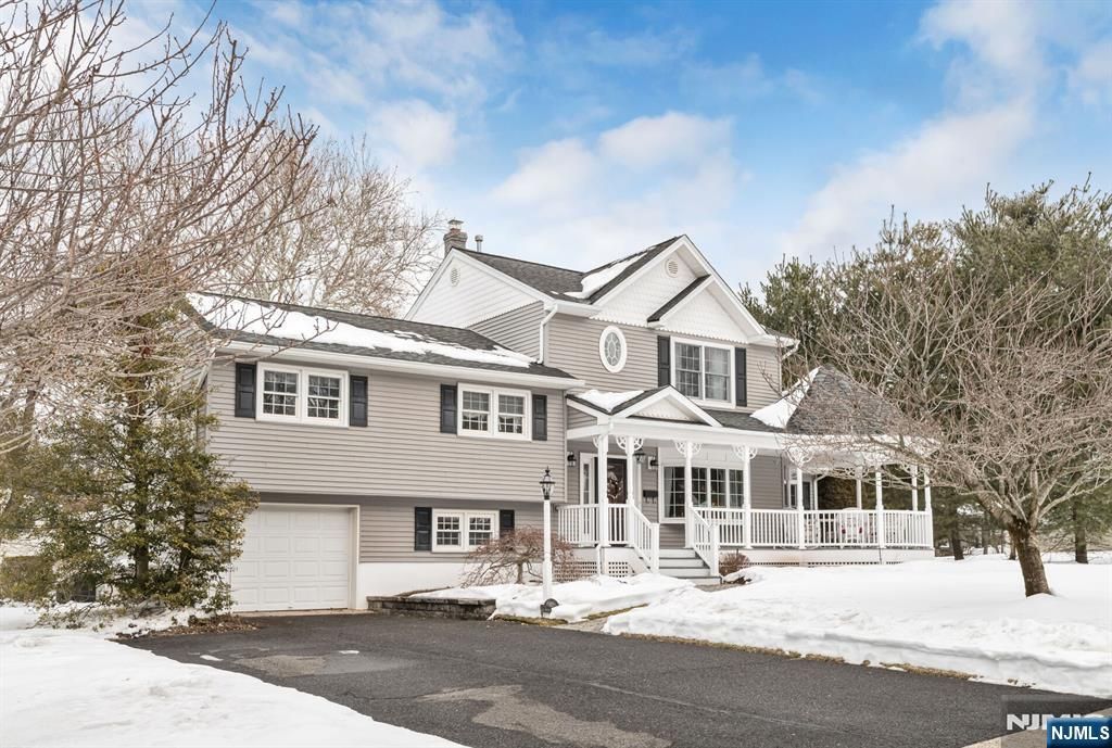 Photo of 47 Susan Drive, Closter, NJ 07624 (MLS # 26002488)