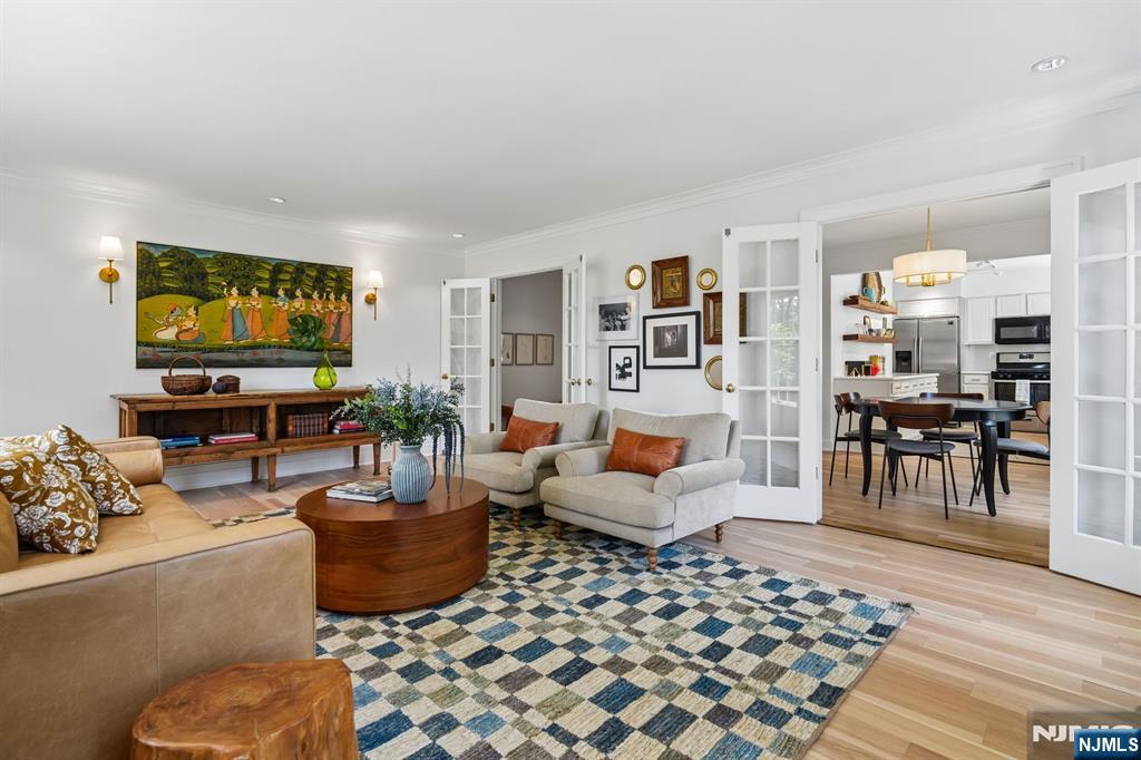 658 Ridgewood Road C0001