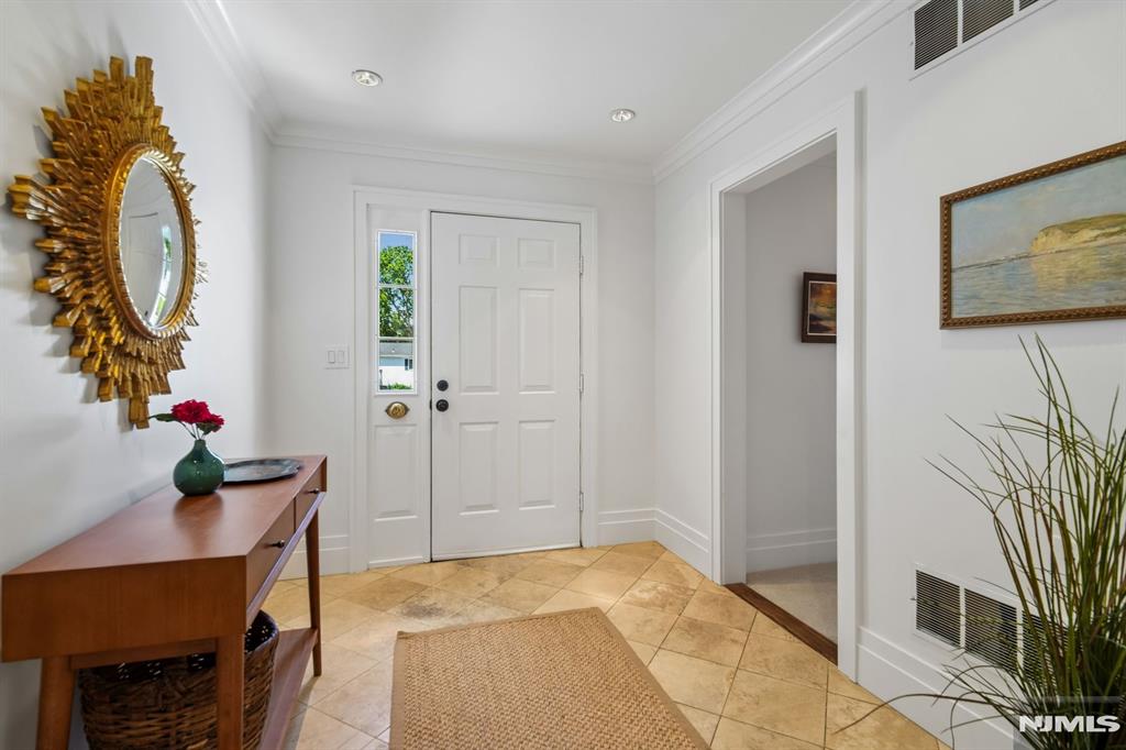 658 Ridgewood Road C0001