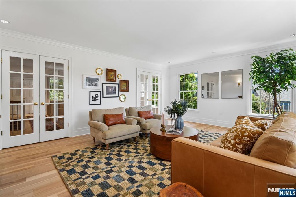 658 Ridgewood Road C0001