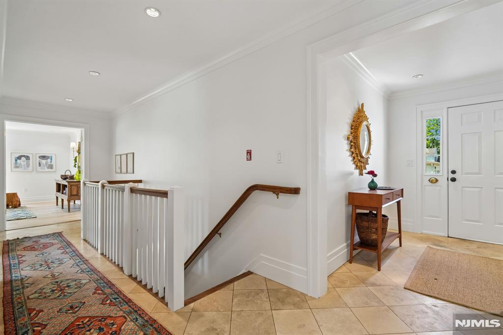 658 Ridgewood Road C0001